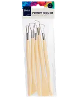Set med fem keramikverktyg med beige plasthandtag och metallöglor, perfekta för att skulptera, skära och forma lera. Förpackade i genomskinlig plastpåse.