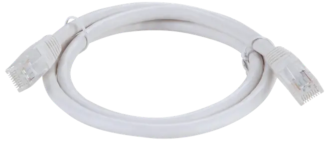 Hvid Ethernet-kabel med RJ45-stik i begge ender, velegnet til kablede netværksforbindelser. Kablet er rullet sammen og er cirka en meter langt.