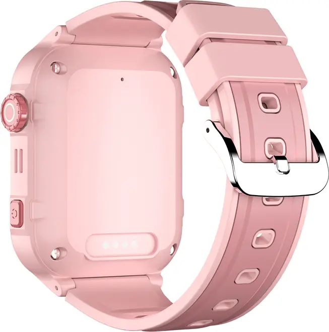 Pink smartwatch med justerbar silikonerem, metalspænde og sideknapper. Bagsiden har opladningskontakter. Moderne, holdbart design egnet til daglig brug og fitness-tracking.
