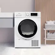 Hvid frontbetjent tørretumbler med stor sort låge, digitalt display, centralt drejehjul, nederste ventilationsgitter og serviceklap.