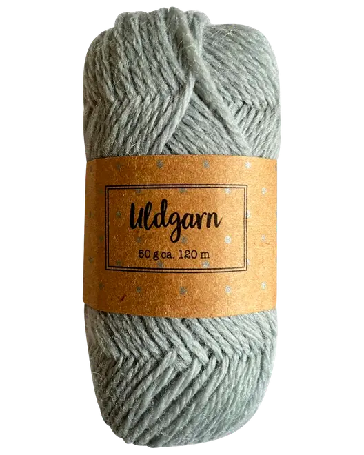 Lysegrøngrå uldgarn-nøgle med papiretiket mærket Uldgarn, 50 g, ca. 120 m.