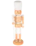 Trä-nötknäpparfigur med vit hatt, persiko- och vit uniform, rund bas och liten stav.