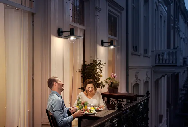 PHILIPS Væglampe Skua E27 - sort