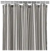 Grå och vitrandig duschdraperi med vertikala linjer, tillverkad av vattenavvisande tyg. Har metallöljetter för upphängning. Modern design som passar de flesta badrum.