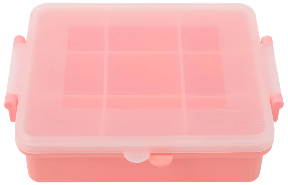 Rektangulär rosa plastmatlåda med genomskinligt lock, säkra sidospännen och flera inre fack för att separera maten. Perfekt för snacks eller lunch på språng.