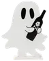 Vit dekorationsfigur formad som ett spöke, håller en svart flaska med dödskalle och korslagda ben. Platt, står upprätt, passar till Halloween eller temadekor.