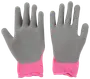 Arbetshandskar med grå, texturerad gummibeläggning på handflata och fingrar samt rosa stickade muddar för komfort och säker passform. Passar för trädgårdsarbete eller lätt industri.