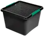 Stor svart plastförvaringslåda med räfflat lock och två gröna låshandtag på sidorna, utformad för säker och stapelbar förvaring av hem- eller kontorsartiklar.
