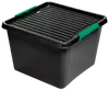 Stor sort plastopbevaringsboks med rillet låg og grønne låsehåndtag. Holdbart design til organisering og opbevaring af husholdnings- eller garageartikler. Rektangulær form med sikker lukning.