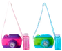 Sæt med to boblekameraer med skulderstrop, et pink-lilla og et grøn-blåt, hver med tilhørende boblevæskeflaske. Sjovt legetøj til udendørs bobler.