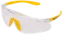 Klar beskyttelsesbrille med gule detaljer på næsebro og stænger. Omsluttende design for fuld øjenbeskyttelse. Let og holdbar plast. Velegnet til industri eller laboratorie.