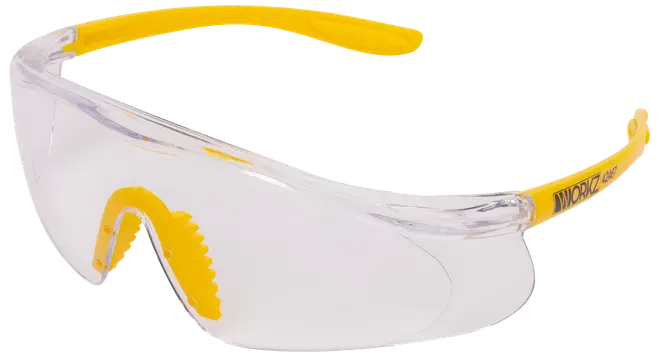 Klar beskyttelsesbrille med gule detaljer på næsebro og stænger. Omsluttende design for fuld øjenbeskyttelse. Let og holdbar plast. Velegnet til industri eller laboratorie.