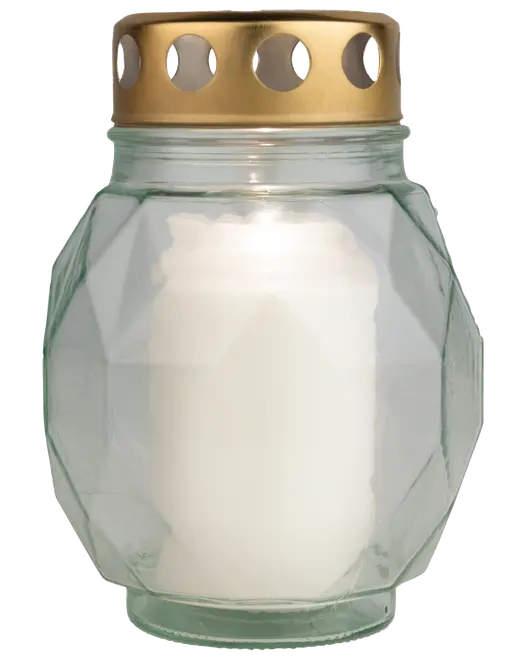 Vit ljus i en fasetterad klar glasburk med guldfärgat metallock och runda utskärningar. Passar för inomhus- och utomhusbruk, dekorativ och funktionell.