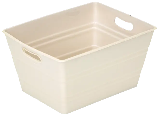 Rektangulær beige plastopbevaringskasse med to indbyggede sidehåndtag. Glat overflade, stabelbar, velegnet til opbevaring af husholdningsartikler, legetøj eller vasketøj. Let og nem at bære.