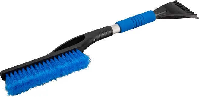 Blå och svart snöborste med stadiga borst och integrerad isskrapa. Ergonomiskt handtag, perfekt för att ta bort snö och is från bilrutor och vindrutor.