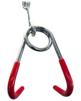 Metalkrog med cirkulær midtering, to kroge med rød gummibelægning og øje til ophæng. Velegnet til organisering eller ophængning af genstande.