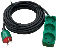 Grøn forlængerledning med tre runde stik og lang sort kabel. Passer til europæiske stik, ideel til indendørs eller udendørs brug til flere enheder.