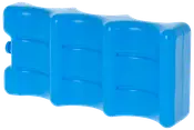 Stor blå plast vandtank med buet rektangulær form, forstærkede ribber og låg i den ene ende. Velegnet til udendørs eller industriel væskeopbevaring.
