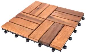 Kvadratisk terrasseflise af træ med skiftevis liggende og stående lameller, monteret på sort plastbund med kliksystem til nem montering på altan eller terrasse.