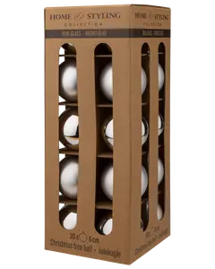 Set med 20 silverfärgade julgranskulor i glas, 6 cm i diameter, förpackade i brun kartong med separata fack, perfekt för juldekoration.