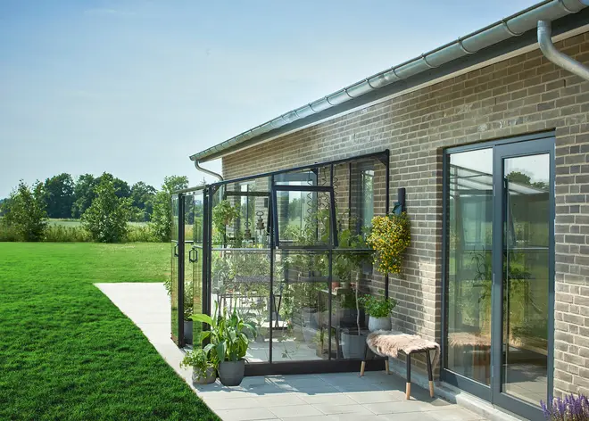 Halls Drivhus Qube Lean-to 68 hærdet glas - sort