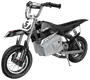 Elektrisk mini-crossmotorcykel med sort og sølv stel, nummer 5 mærker, grove dæk og Razor-logo. Har polstret sæde, solide styr og realistisk motocross-design.