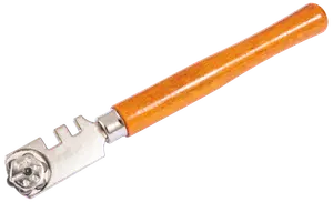 Glas-skärare med trähandtag och metallhuvud, roterande hjul för att ritsa glas samt spår för att bryta bitar. Perfekt för exakt glas-skärning.