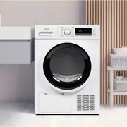 Hvid frontbetjent tørretumbler med sort rund låge, digitalt display, drejeknap og ventilationsgitter nederst.