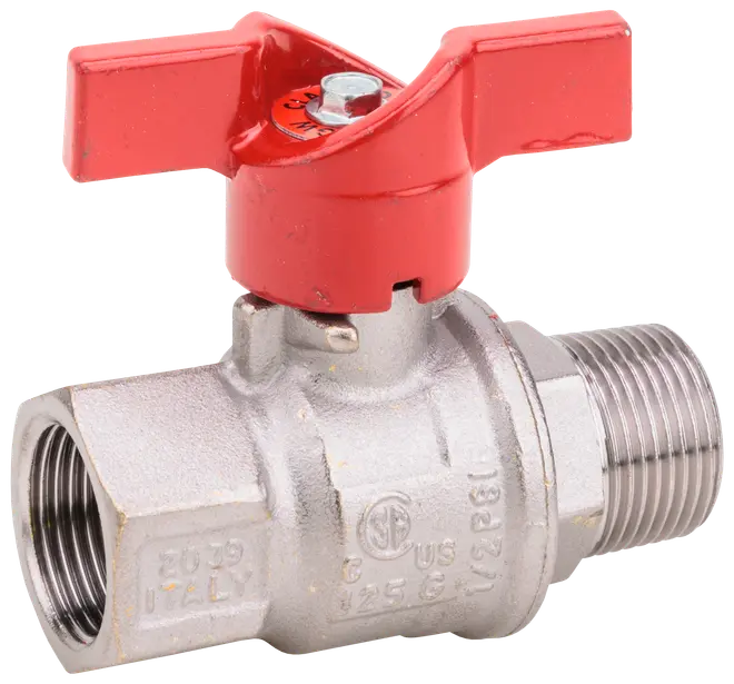 Kulventil i metall med rött vinghandtag, invändig och utvändig gänga för röranslutning. Hållbar konstruktion, passar för vatten- eller gasflödeskontroll i VVS-system.
