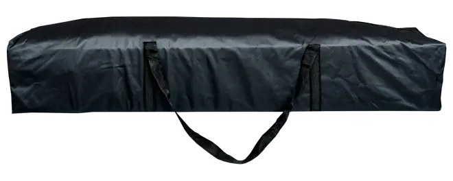 Lång, rektangulär svart bärväska med dubbla handtag, tillverkad av slitstarkt tyg. Passar för transport av stora föremål som tält eller utrustning. Dragkedjestängning.