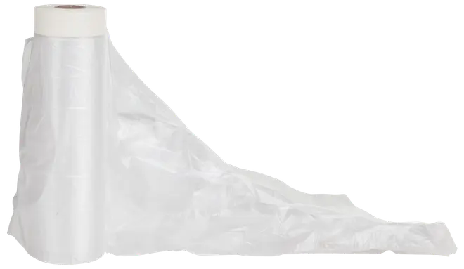 En rulle gennemsigtige plastikposer, der trækkes ud fra en cylindrisk kerne. Poserne er tynde, lette og velegnede til opbevaring af mad eller husholdningsbrug.