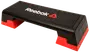 Sort og rød Reebok stepbænk med skridsikker overflade, robust plastikkonstruktion og justerbar højde til fitness og steptræning. Reebok-logo på toppen.