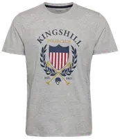 Ljusgrå t-shirt med korta ärmar, "Kingshill Polo Club"-tryck, sköld, lagerkrans, korsade poloklubbor och texten "EST. 1917". Klassisk rund hals.