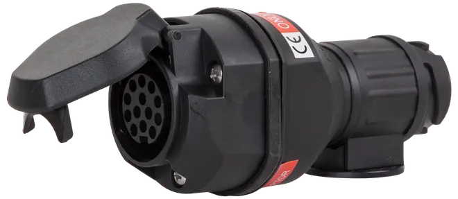 Sort 7-polet trailerstik med beskyttende klap, egnet til tilslutning af trailerlys til køretøjer. Robust plastkonstruktion, CE-mærket, designet til sikker og vejrbestandig elektrisk forbindelse.