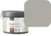 5-liters spand Sagacolor Sagasense vægmaling, indendørs brug, halvmat finish (glans 7), miljømærket, slidstærk og vaskbar, med gråt låg og metalhank.