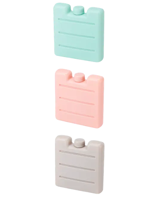 Sæt med tre rektangulære genanvendelige køleelementer i pastelblå, lyserød og grå. Hver har skruelåg og riller, ideelle til at holde mad og drikke kolde i tasker.