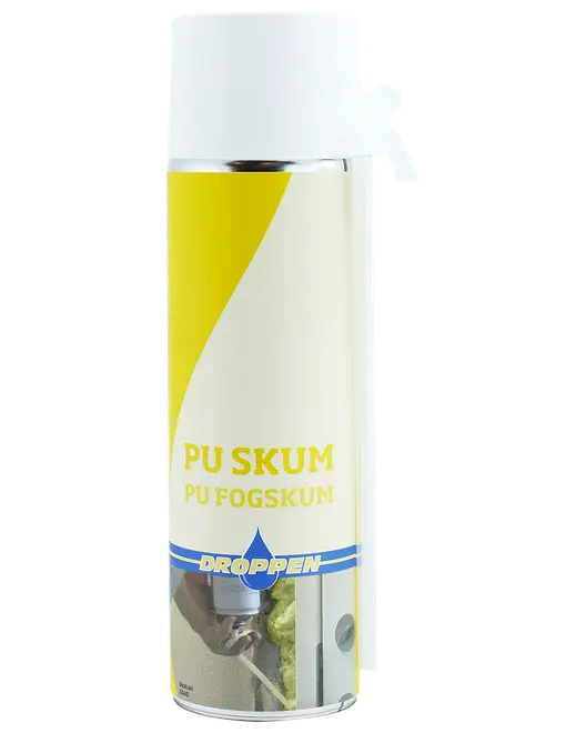 En dåse PU skum fugemasse med hvidt og gult mærkat, bruges til udfyldning af huller og isolering. Mærke: Droppen. Velegnet til byggeri og gør-det-selv.