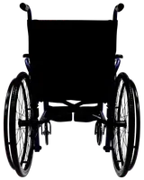 Standard manuell rullstol med stora bakhjul, skjuthandtag, svart sits och ryggstöd. Lätt ram, fotstöd och hållbar konstruktion för daglig komfort.