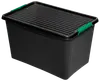Stor sort plastopbevaringsboks med rillet låg og grønne låsehåndtag. Holdbart design til organisering og opbevaring af husholdnings- eller garageartikler. Rektangulær form med sikker lukning.