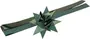 Mørkegrøn metallisk gave-sløjfe med matchende bånd. Sløjfen har spidse stjerneformede løkker og sidder på et fladt, skinnende bånd, perfekt til gavedekoration.