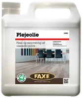 Faxe plejeolie til olierede trægulve, natur. Plastdunk med håndtag og skruelåg, velegnet til vedligeholdelse og renovering af indendørs trægulve. Miljømærket produkt.