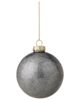 Rund julgranskula med glittrig silveryta, guldfärgad topp och hängande snöre. Perfekt för granen, ger festlig glans och elegant känsla till dekoren.