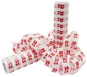 To ruller hvide serpentiner med røde Dannebrog-flag, lavet af let papir, perfekte til festlige dekorationer ved fejringer eller nationale begivenheder. Hver rulle har gentagne flagmønstre.