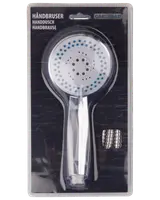 Handdusch med kromfinish, flera spraymunstycken och flexibel metallslang. Förpackad i klar plastförpackning för enkel visning och säker förvaring.