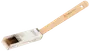 Platt målarpensel med trähandtag, märkt 'Segacolor'. Penselhuvudet är skyddat av förpackning. Passar för målning eller lackering, med upphängningshål i handtaget.
