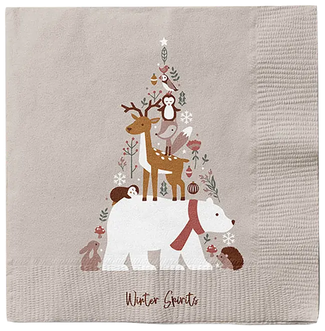 Beige serviet med festlig illustration af skovdyr, der danner juletræsform, inklusive isbjørn, hjort, ugle og fugle. Tekst nederst: "Winter Spirits".