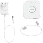Philips Hue Bridge sæt med hvid firkantet hub, strømadapter med kabel og Ethernet-kabel. Til smart belysningsstyring. Kompakt og moderne design.
