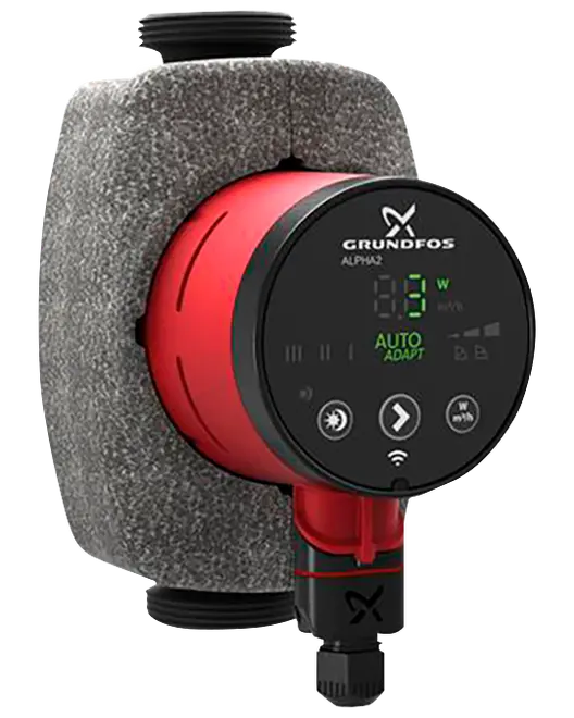Rød og sort Grundfos ALPHA2 cirkulationspumpe med grå isoleringskappe, digitalt display og frontbetjening.