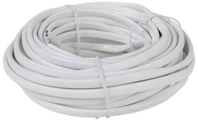 Snoet hvid elektrisk kabel med to synlige kobberledere i enden. Egnet til indendørs installation, fleksibel og holdbar, samlet med plastbånd for nem håndtering.