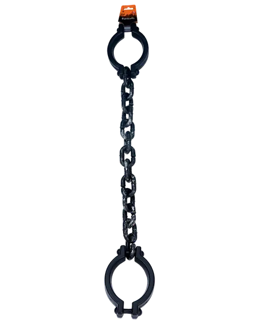 Sort metalkæde med store runde clipsringe i begge ender og et hængende detailmærke.